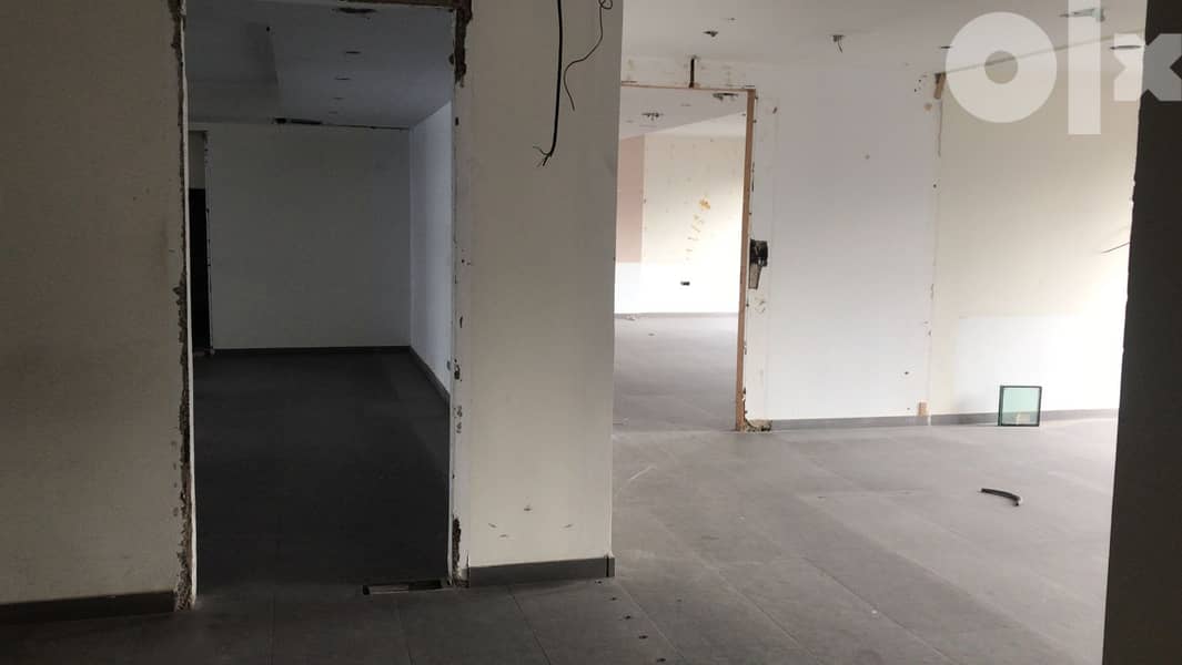 L10636-Spacious Office For Rent in Down Town 1