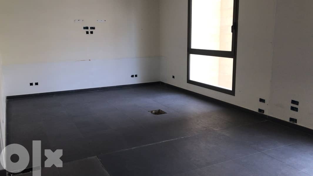 L10636-Spacious Office For Rent in Down Town 4