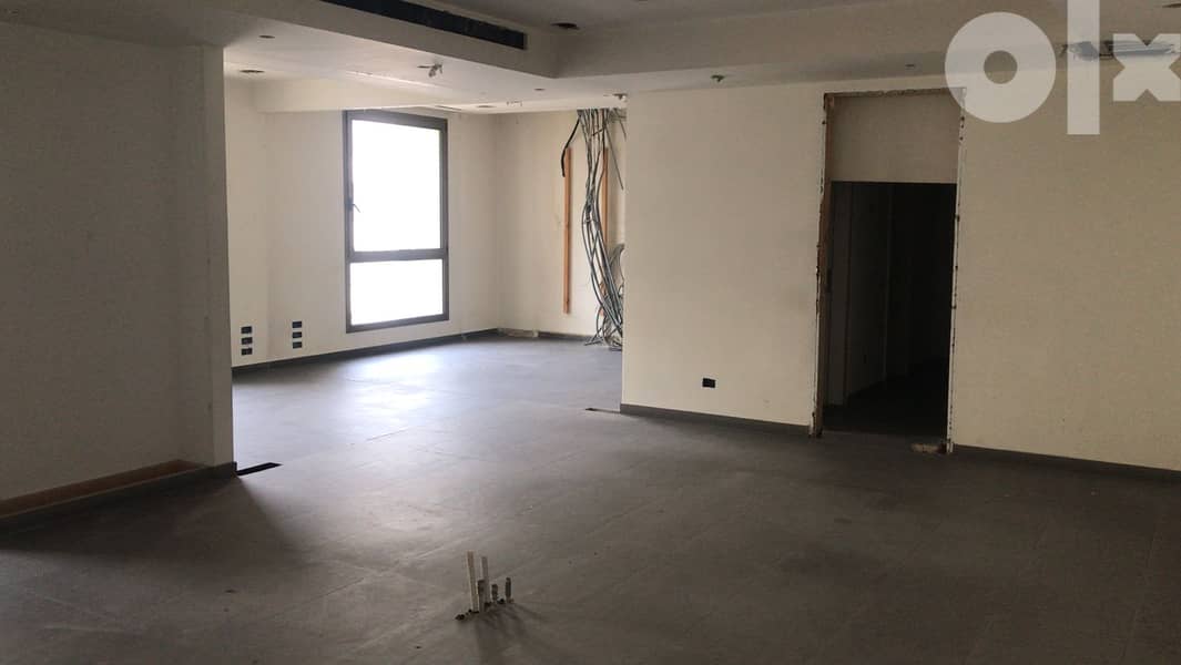 L10636-Spacious Office For Rent in Down Town 5