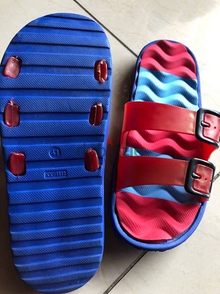 slippers size 41 Unisex but it fit size 39/40 New 1