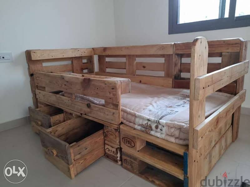 Pallets wood 160 cm kids bed تخت اطفال خشب طبالي مع جارور 0