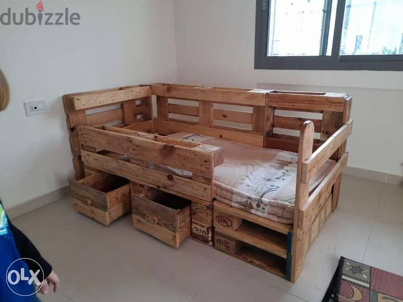 Pallets wood 160 cm kids bed تخت اطفال خشب طبالي مع جارور 2
