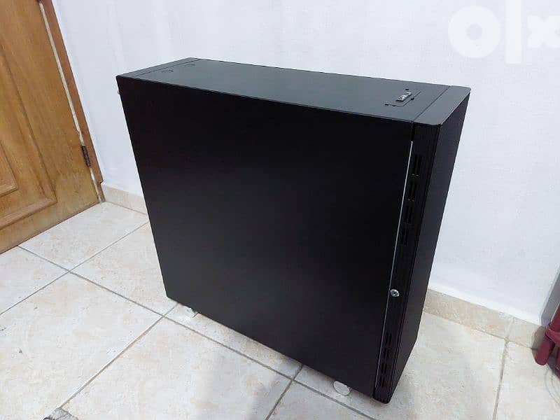 Lian Li pc i3 10100 - 1050ti 2