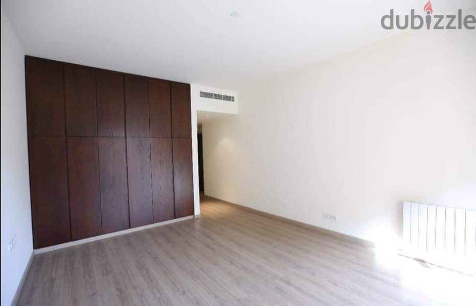 L10654-Modern & Spacious Apartment For Sale in Achrafieh 4