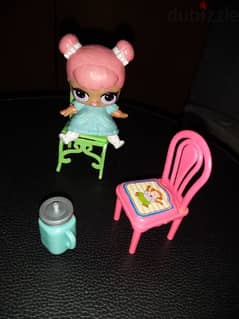 LOL PINK & WHITE MGA great doll, blue dress +2 Chairs +Termos Cup=13$ 0