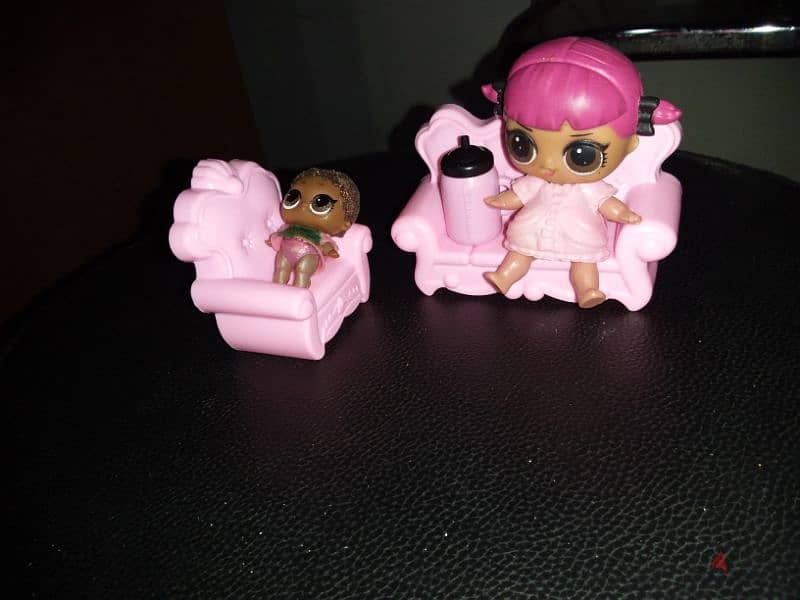 1 LOL Great MGA doll +1 BABY LOL small figurine doll +Furnitures +Cup 1