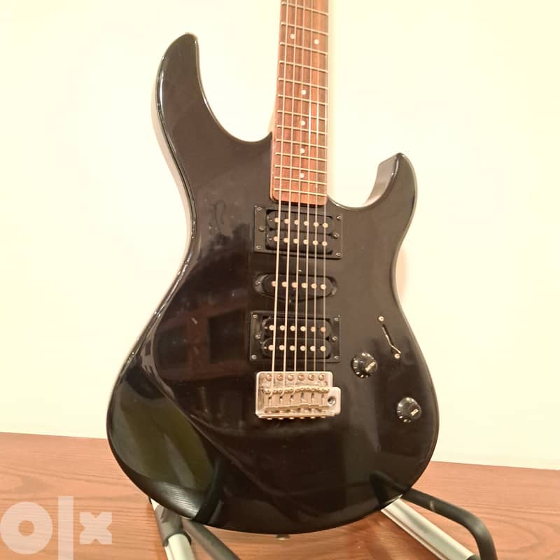 Yamaha ERG 121 Electri guitar 1