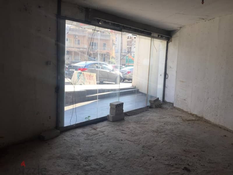 450 Sqm | Show Room For Rent in Ashrafieh 2