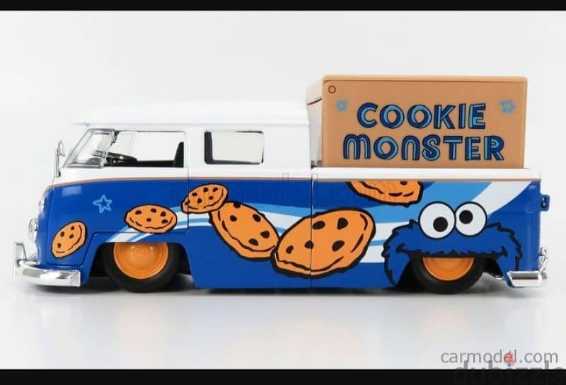 V. W Bus (Sesame Street) diecast car model 1:24. 1