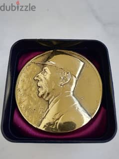 ميدالية جنرال دو غول antique
