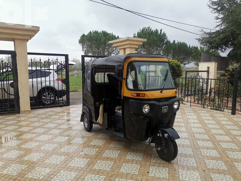 Tuktuk Bajaj 2022 1