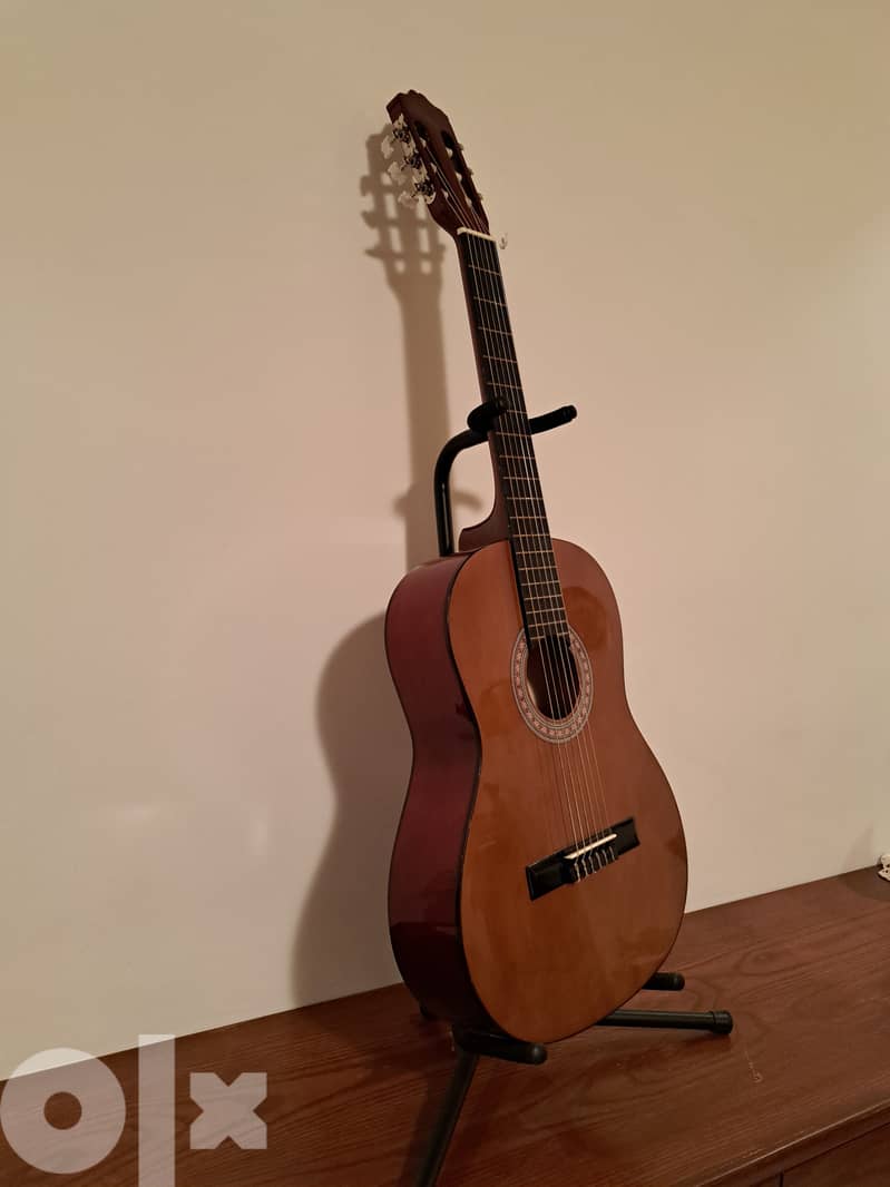 Classic guitar Full size open box 0