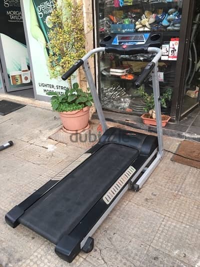 spirit treadmill like new heavy duty very good quality