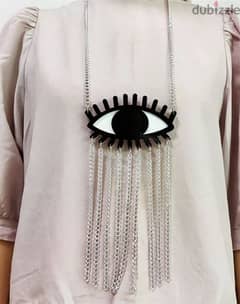 Big Black Eye with silver necklace
