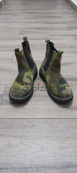 Valentino Garavani army Boots