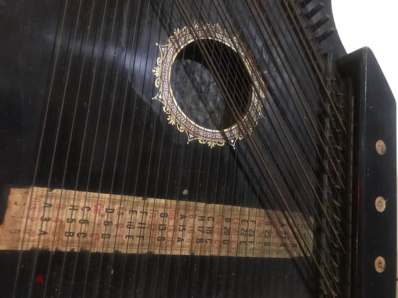 A vintage Harp Zither  London, قانون قديم انتيك انكليزي 3