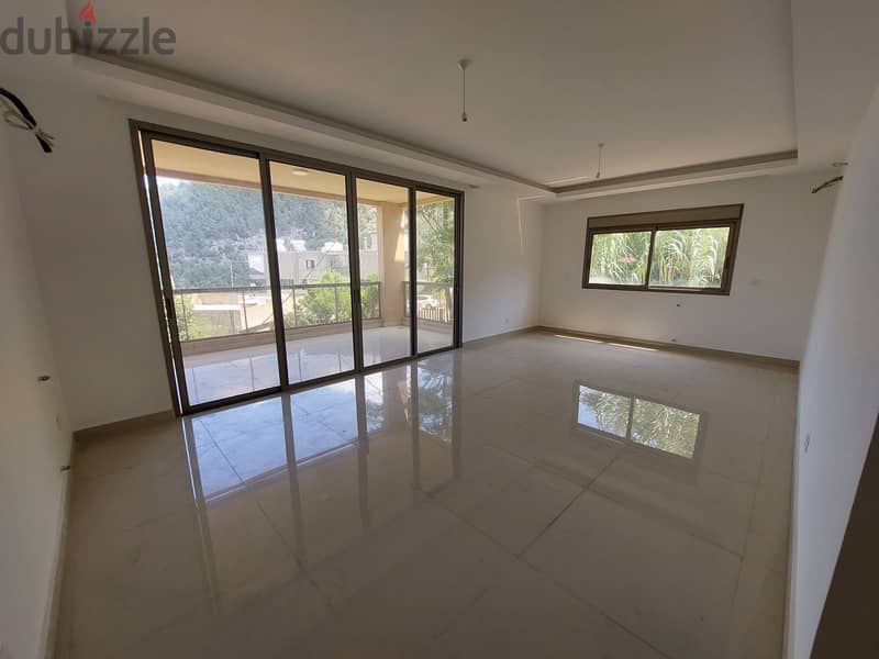 Calm Apartment In Jouret El Ballout Nature شقة للبيع في جورة البلوط 1