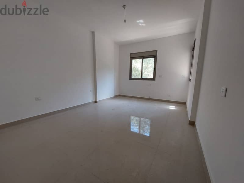 Calm Apartment In Jouret El Ballout Nature شقة للبيع في جورة البلوط 4