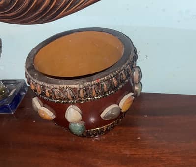 vase wood with gemstones