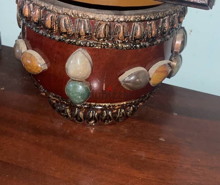 vase wood with gemstones 1