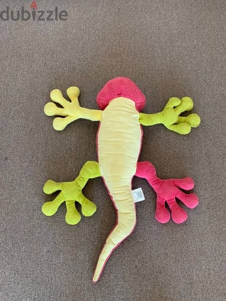 Big gecko stuffed toy 1