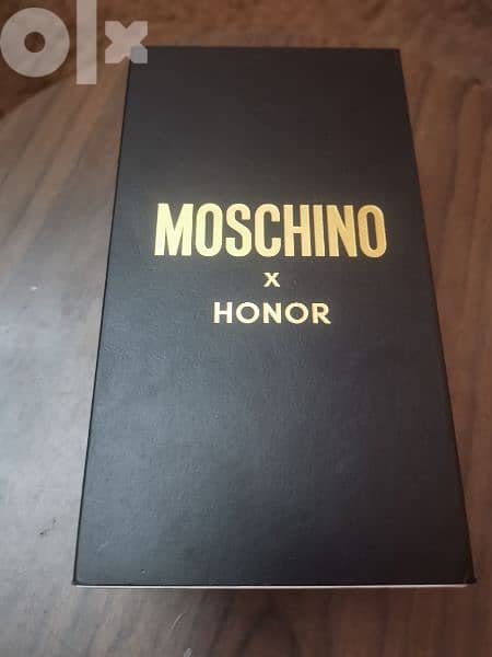 Honor X Moschino red edition 8ram/256 rom 1