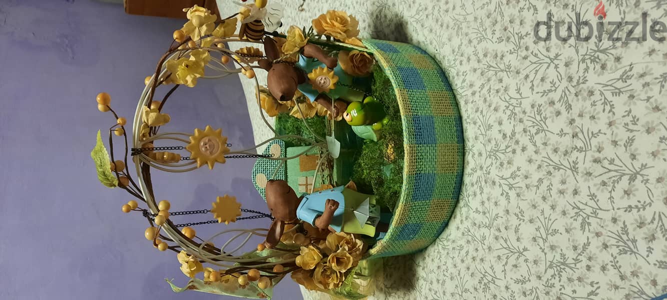 Green decorated basket 4