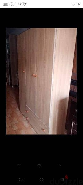 closet  خزانة 3 درف متوفرة بجميع الألوان والمقاسات للتواصل 81535058