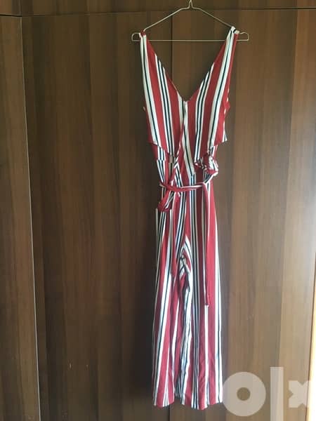 bershka jumpsuit new without tag small 1