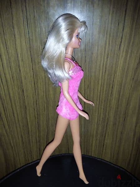 Barbie with bending arms and legs hot sale