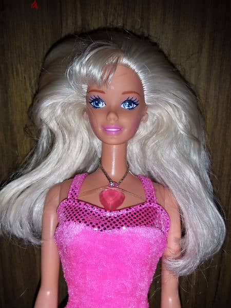 Barbie with bending discount arms and legs