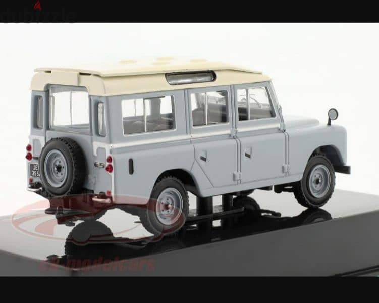 Land Rover Series III 109 (1978) diecast car model 1;43. 3