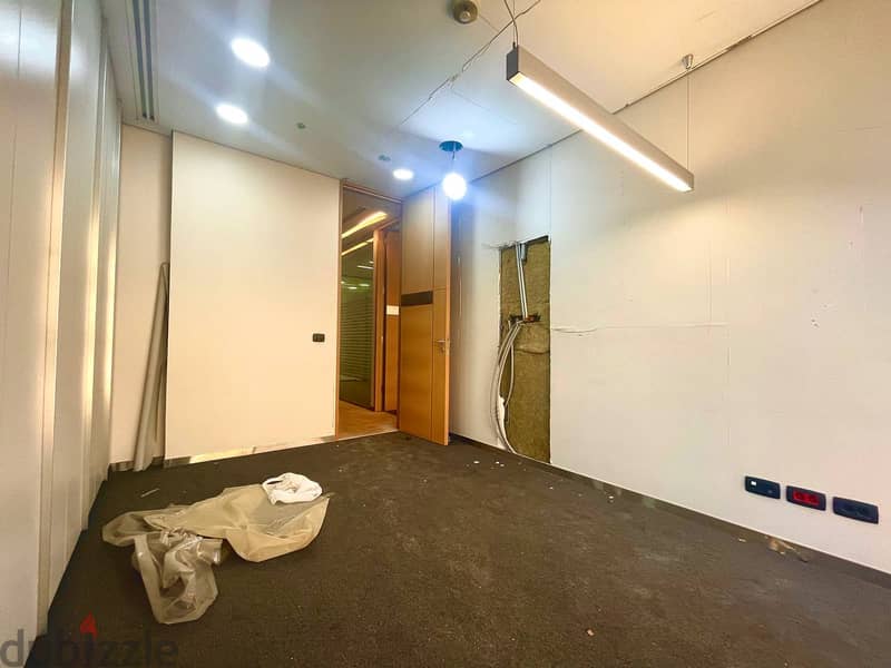 JH23-1470 Office 200m for rent in Beirut - Downtown - $4,500 cash 4