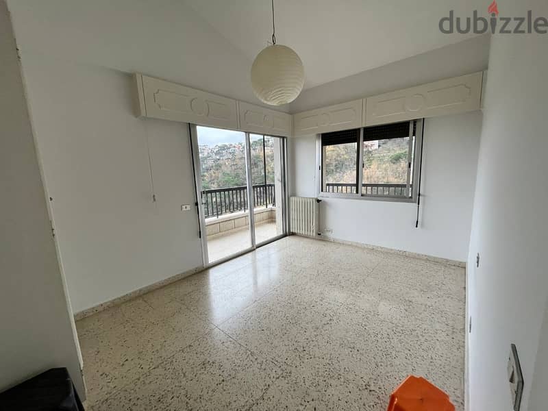 Spacious apartment fo rent in Dhour Chweir | Mountain view 10