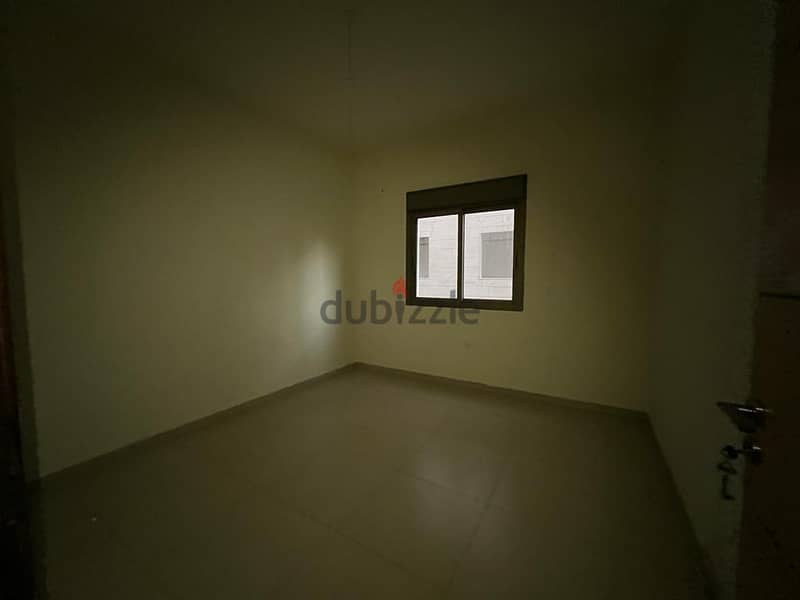 3 bedrooms apartment for sale in Batroun Souk شقة للبيع في البترون 4
