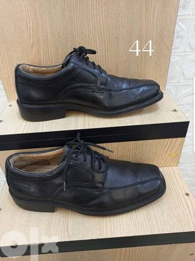 black shoes size 44