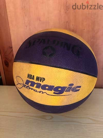 90’s Original Spalding LAKERS basketball