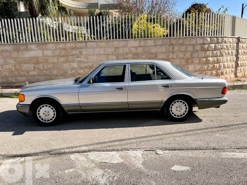 Mercedes-Benz 300 SE Model 1990 Gray In Blue No Accidents 9