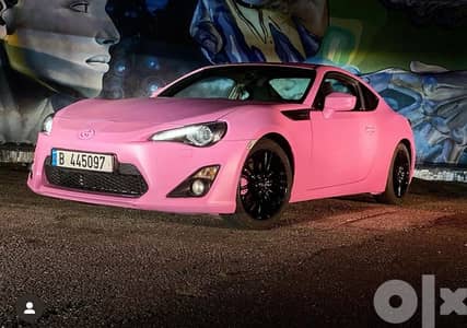 black Toyotta GT86 (pink removable sticker) perfect condition