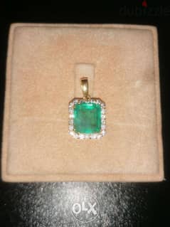 Certified 4.36 ct emerald pendant 0