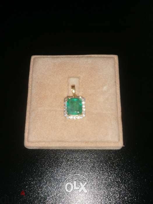 Certified 4.36 ct emerald pendant 4