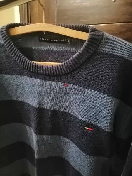sweater size small. Excellent condition 1