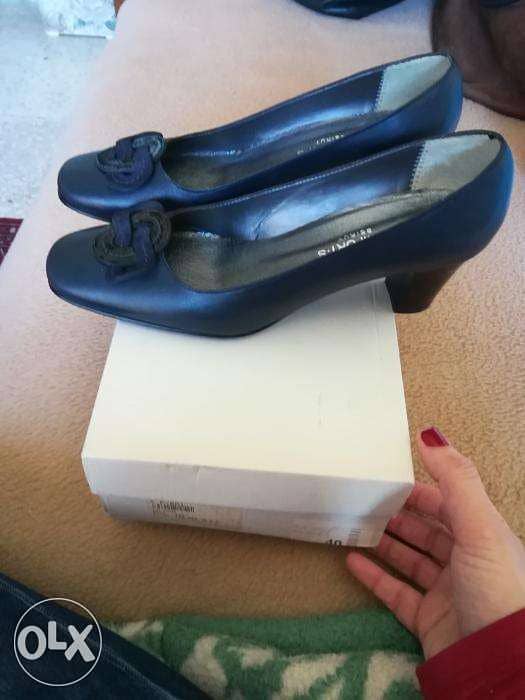 Comfort s navy shoes. Bought from a piedi beirut. Unused. Size 40 0