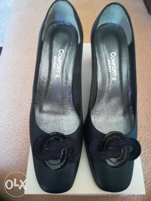 Comfort s navy shoes. Bought from a piedi beirut. Unused. Size 40 2