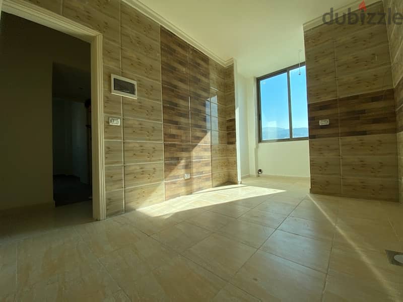 A 100sqm apartment for sale in Baouchrieh in a new building. 3