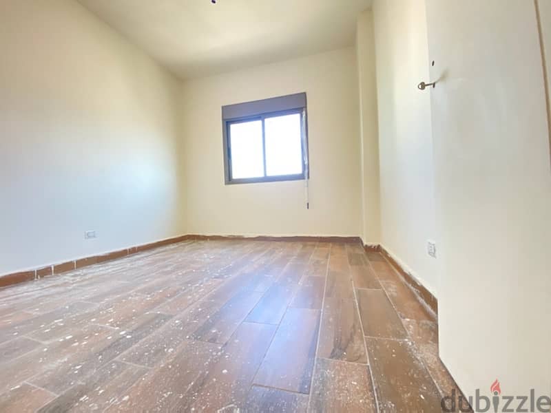 A 100sqm apartment for sale in Baouchrieh in a new building. 5