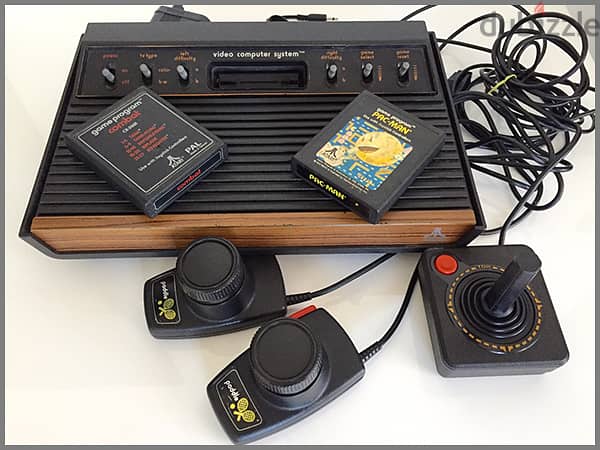 Atari 2600 - 6 switch woodgrain 0