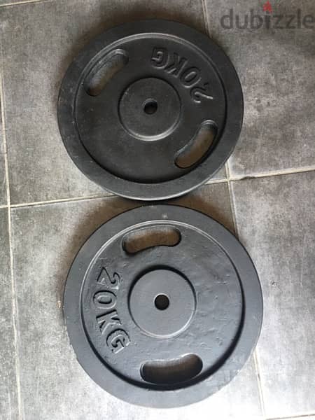 plates like new 20 kg each we have also all sports equipment 1