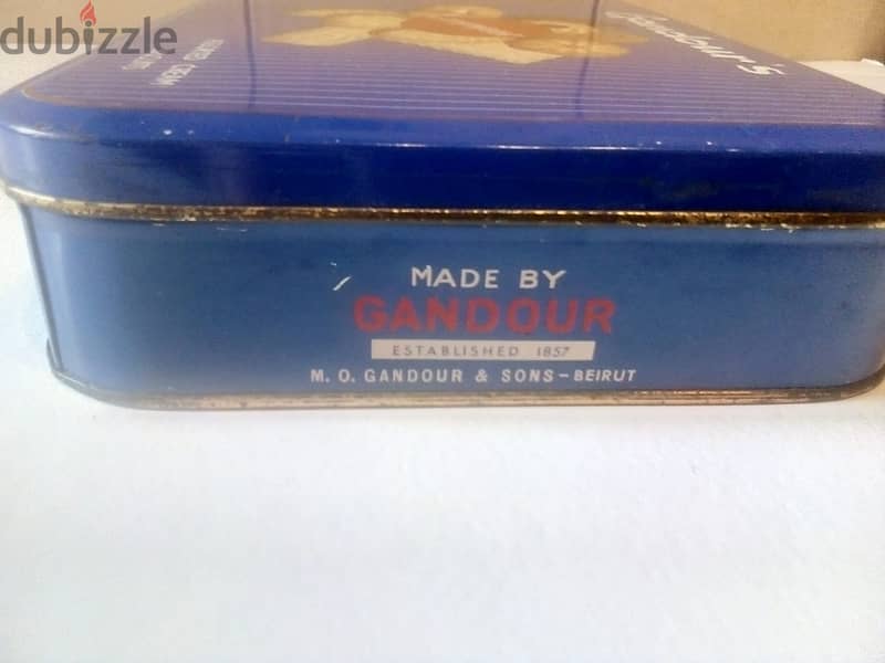 gandour pompadour vintage tin box in very good condition(علبة غندور ) 1