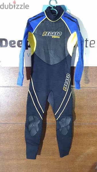 3mm wet suit and 5mm all sizes are available 0